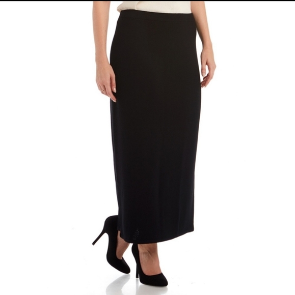 St. John Dresses & Skirts - St. John Basics Women's Size 14 Black Maxi Skirt with Slit